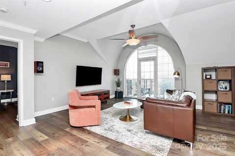 300 W 5th Street, Charlotte, NC 28202