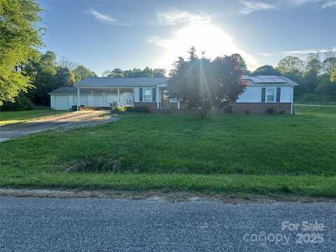 543 18th Street NW, Hickory, NC 28601