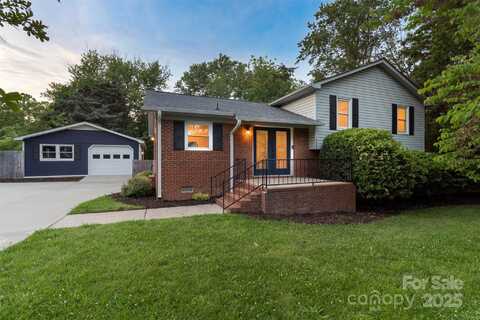 15333 Catawba Circle S, Matthews, NC 28104