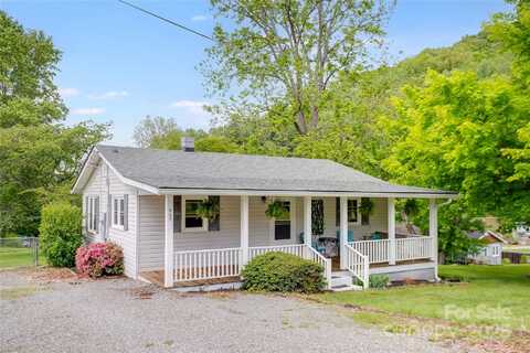 407 Valley View Circle, Waynesville, NC 28786