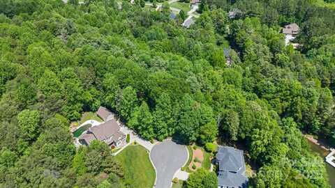 229 Wildwood Cove Drive, Mooresville, NC 28117