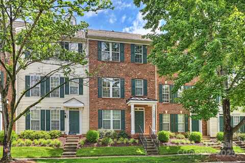 15639 Sir Charles Place, Charlotte, NC 28277
