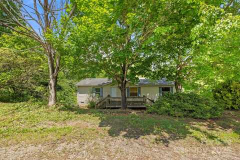 32 Crosswinds Drive, Leicester, NC 28748