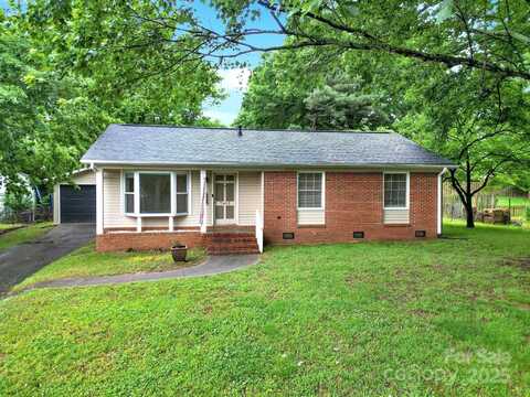 7412 Woodstream Drive, Charlotte, NC 28210