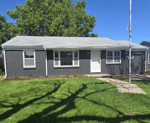 107 S Ward Pkwy, Haysville, KS 67060
