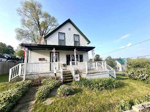 204 South Street, Baraboo, WI 53913