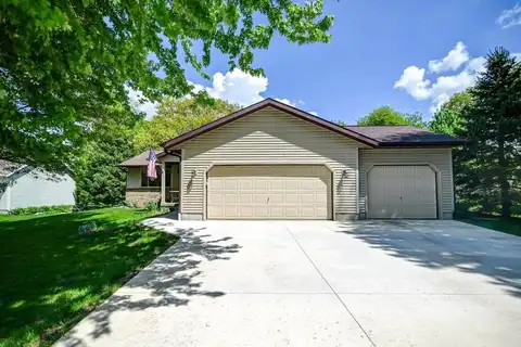6824 Moon Light Circle, Sun Prairie, WI 53590