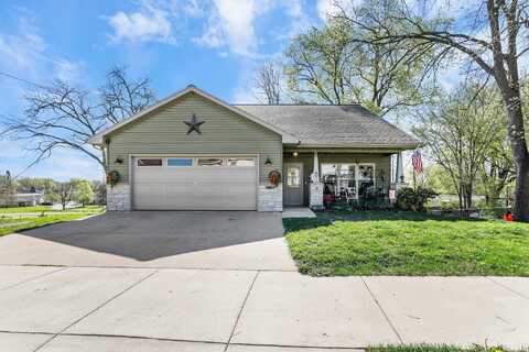 919 S Spring Street, Beaver Dam, WI 53916