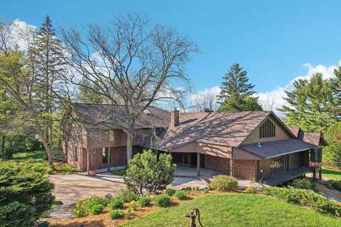 9008 Far View Road, Mazomanie, WI 53560