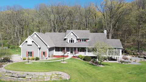 4136 N Birch Trail, Cross Plains, WI 53528