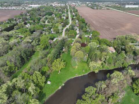 8839 S Creek Road, Beloit, WI 53511