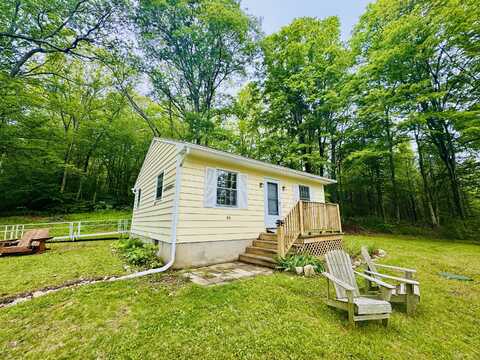 93 Pinch Street, Scotland, CT 06247