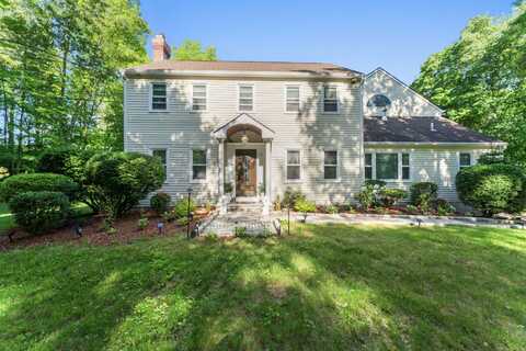 32 Echo Valley Road, Newtown, CT 06470