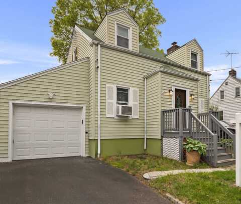 17 Winfield Drive, Stratford, CT 06615