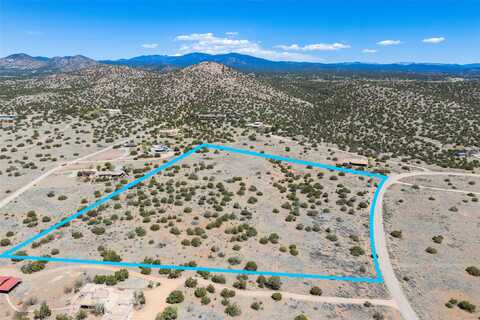 180 Vaquero Road, Santa Fe, NM 87508