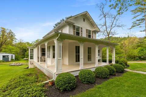 4 Lime Rock Hollow, Salisbury, CT 06039