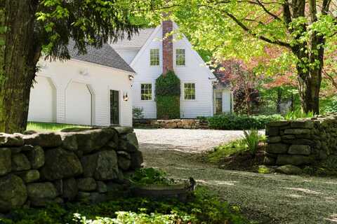 8 Twixt Road, Cornwall, CT 06753