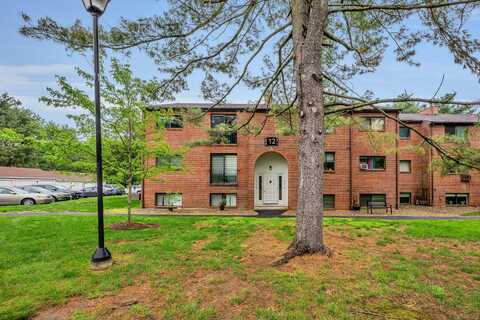12 Darling Street, Southington, CT 06489