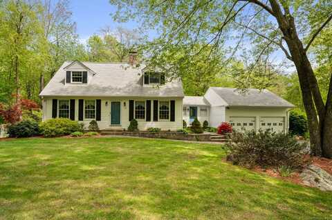27 Pires Drive, Montville, CT 06370