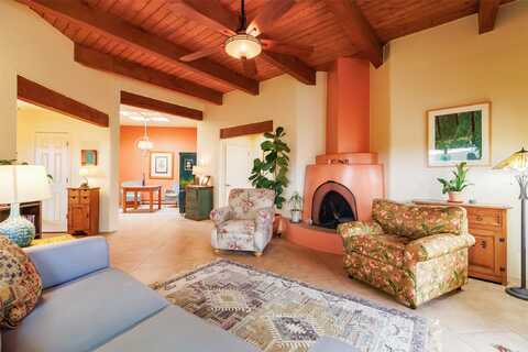 2875 Plaza Blanca, Santa Fe, NM 87507