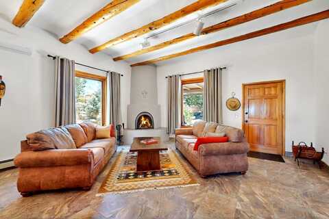2813 Calle Calmo, Santa Fe, NM 87505