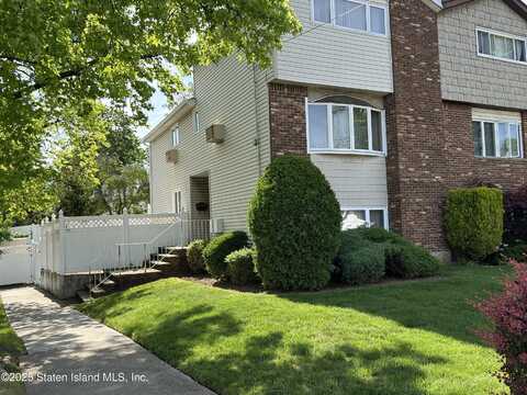 92 Giffords Lane, Staten Island, NY 10308