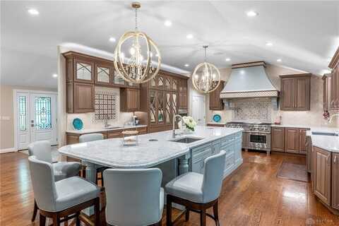 317 Colonial Lane, Washington Court House, OH 45429
