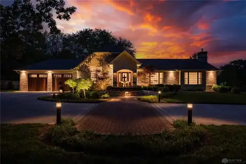 317 Colonial Lane, Washington Court House, OH 45429