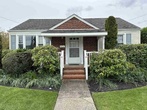 202 N Argyle Ave, Margate City, NJ 08402