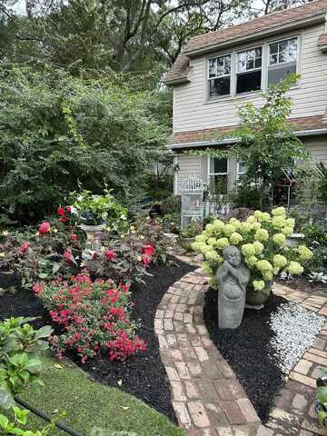 27 E Pierson Ave, Somers Point, NJ 08244