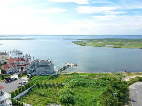 906 N Burghley Ave, Ventnor City, NJ 08406