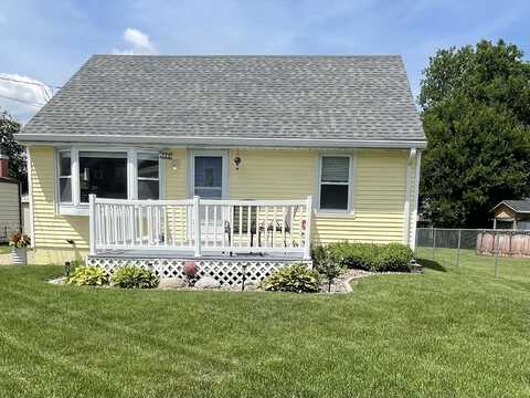 2322 E 39th Street, Des Moines, IA 50317