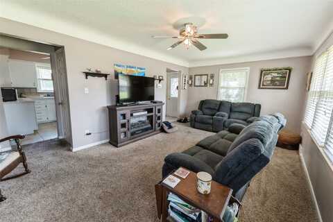 1233 Carrie Avenue, Des Moines, IA 50315
