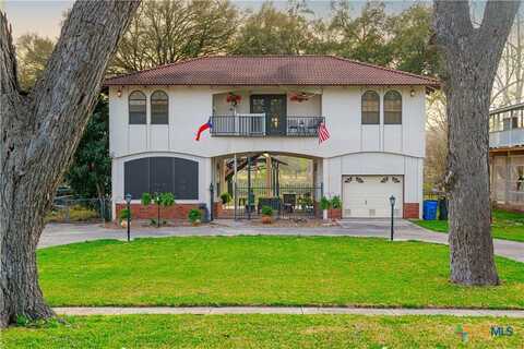 110 Lakeside Drive, Seguin, TX 78155