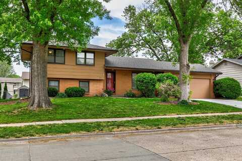8409 Prairie Avenue, Urbandale, IA 50322