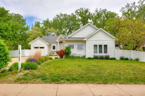 14943 Holcomb Avenue, Clive, IA 50325