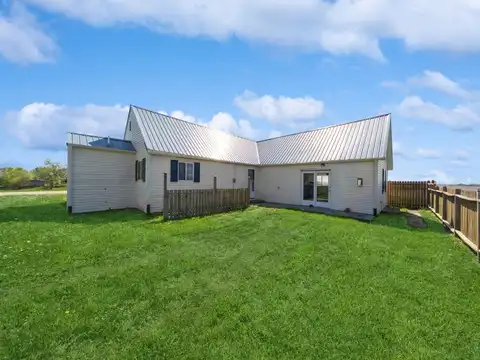 1953 S 44th Avenue W, Newton, IA 50208