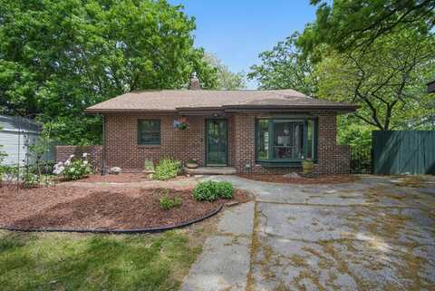 1919 Arlington Avenue, Des Moines, IA 50314