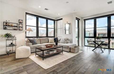 800 Embassy Drive, Austin, TX 78702