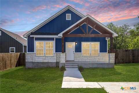 220 Spruce Avenue, Luling, TX 78648