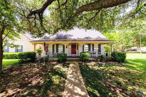 68 Riverside Ln., Martindale, TX 78655
