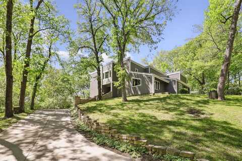 13282 Oak Brook Drive, Urbandale, IA 50323