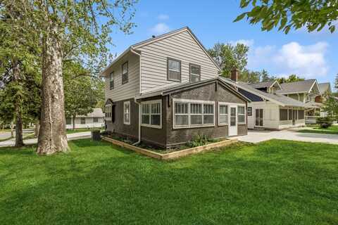 693 35th Street, Des Moines, IA 50312