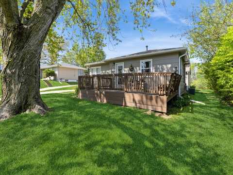925 1st Street N, Newton, IA 50208