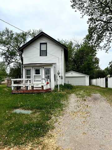 1013 E 10th Street N, Newton, IA 50208