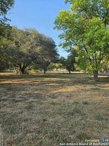 126,128,130,132 W. Hampton Drive, Seguin, TX 78155