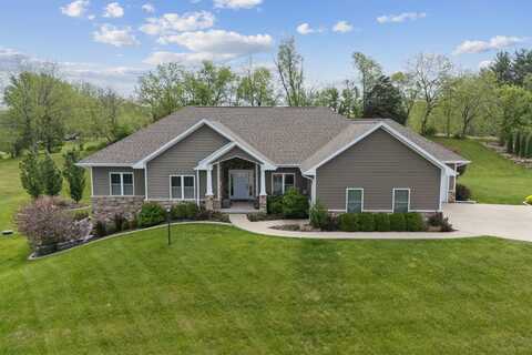 17400 Ballymore, Dubuque, IA 52001