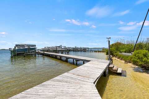 492 Soundview Court, Mary Esther, FL 32569