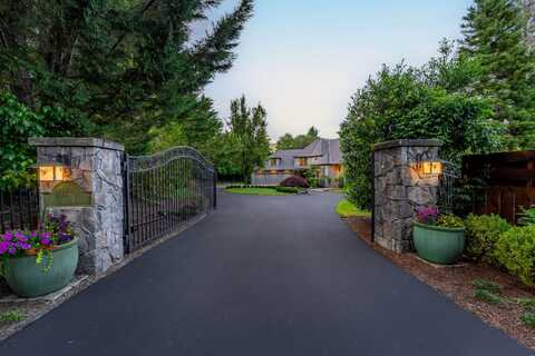 1126 NW Morgan Lane, Grants Pass, OR 97526