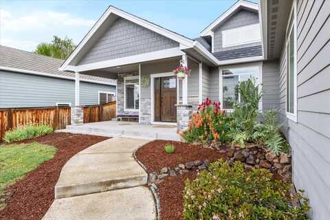 2023 Jeremy Street, Central Point, OR 97502